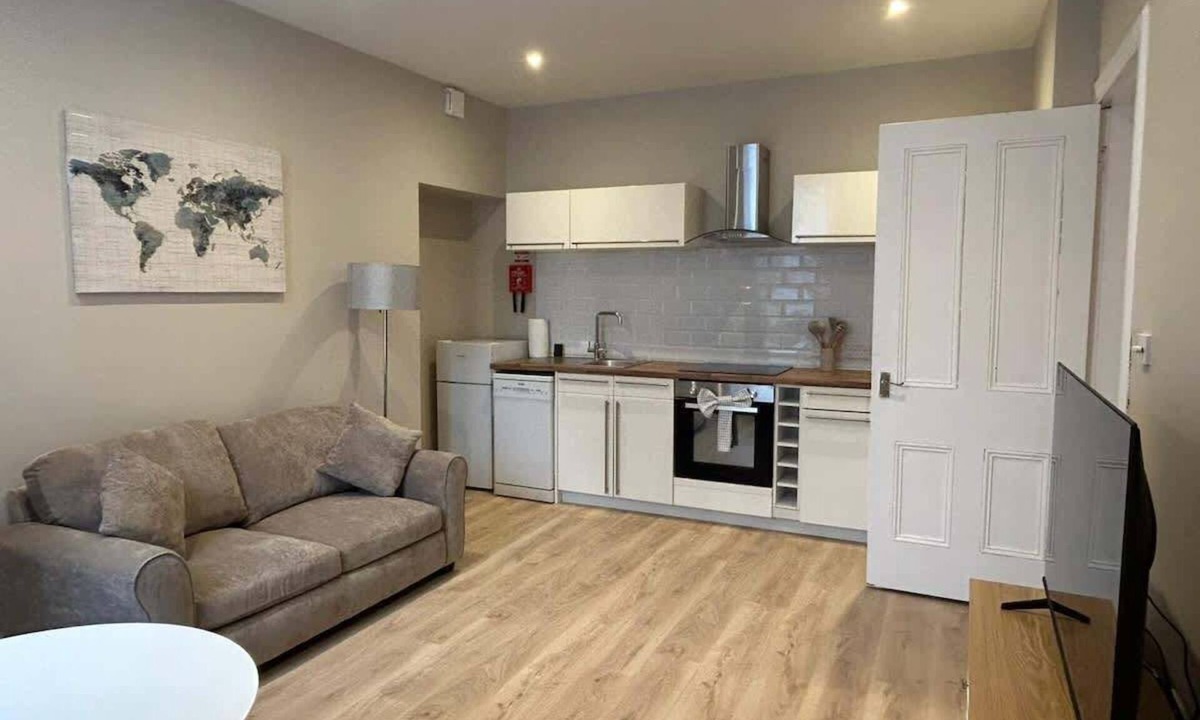Alexandria Apartment | Cosy 1 Bedroom Flat in Alexandria