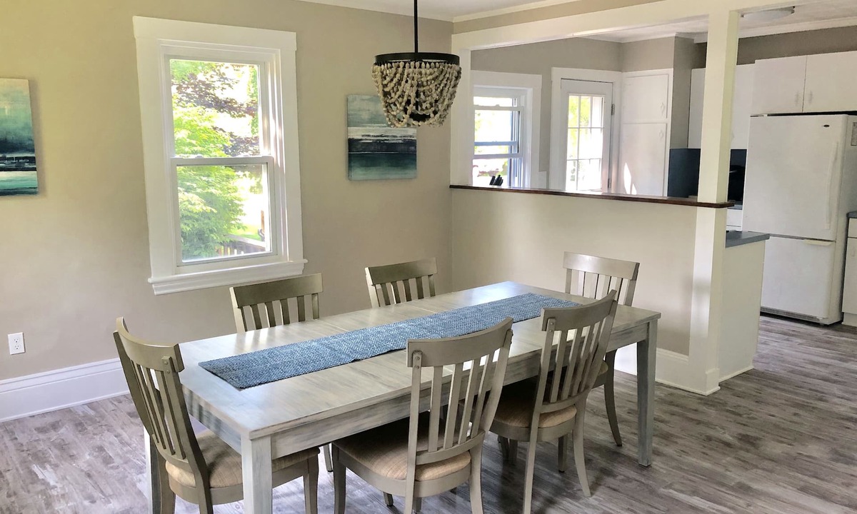 Kennebunkport House | Coastal Cape - Walk to Dock Square - Sleeps 8 - Beach Pass Included