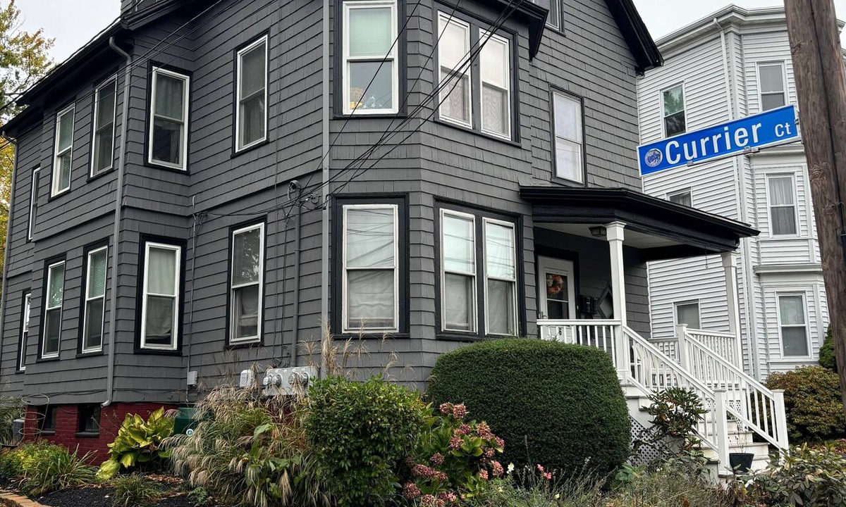 Swampscott Condo | Coastal Charm – Walk to Beach or Train!