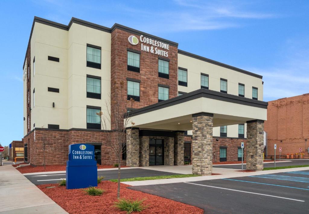 Ashland Hotel | Cobblestone Inn and Suites - Ashland
