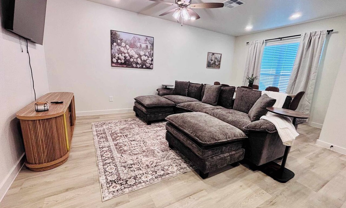 North by Northwest House | Colgate Cottage - 3BR/2BA - Family Friendly