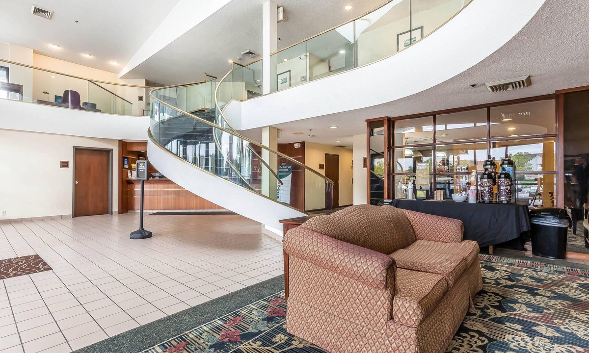 Middleburg Heights Hotel | Comfort Inn Cleveland Airport