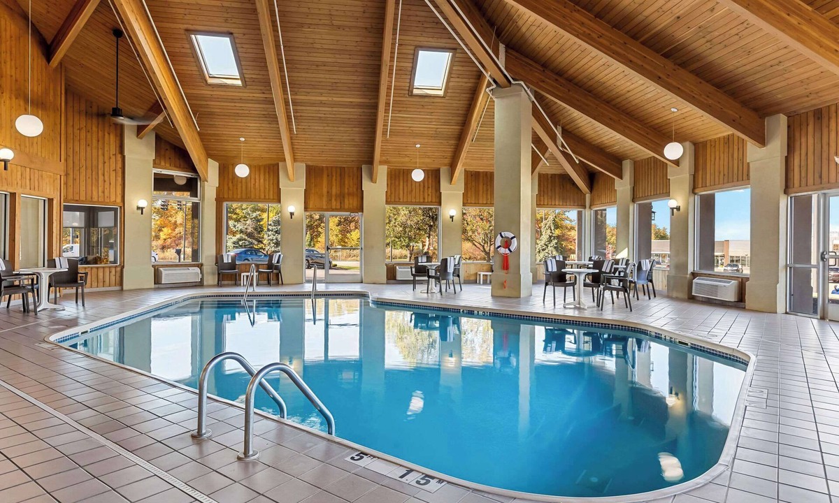 Painesville Hotel | Comfort Inn Painesville - Concord