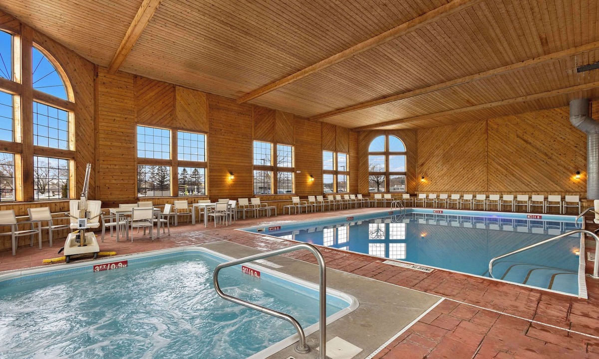 Ludington Hotel | Comfort Inn & Suites Ludington near US-10