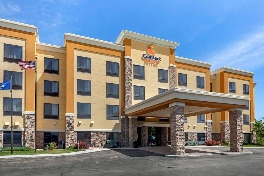 Oshkosh Hotel | Comfort Suites Oshkosh