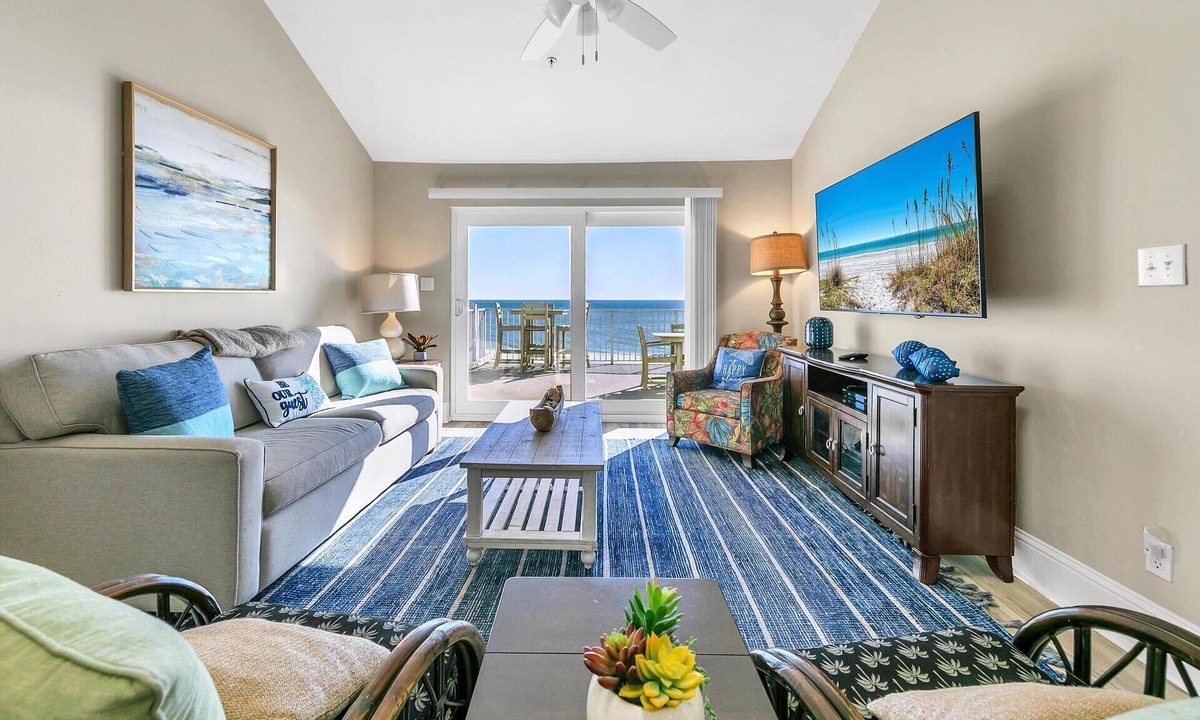 Seagrove Beach Condo | Commodores Retreat 402