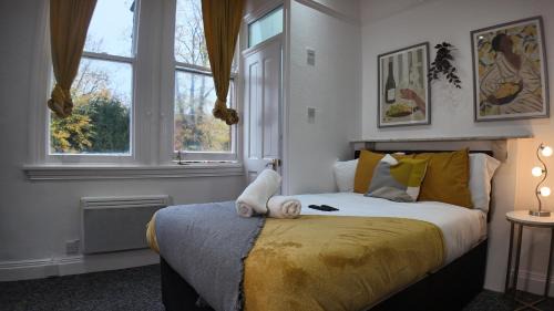 Edgbaston Apartment | Compact Modern Studio, Great Location with Parking