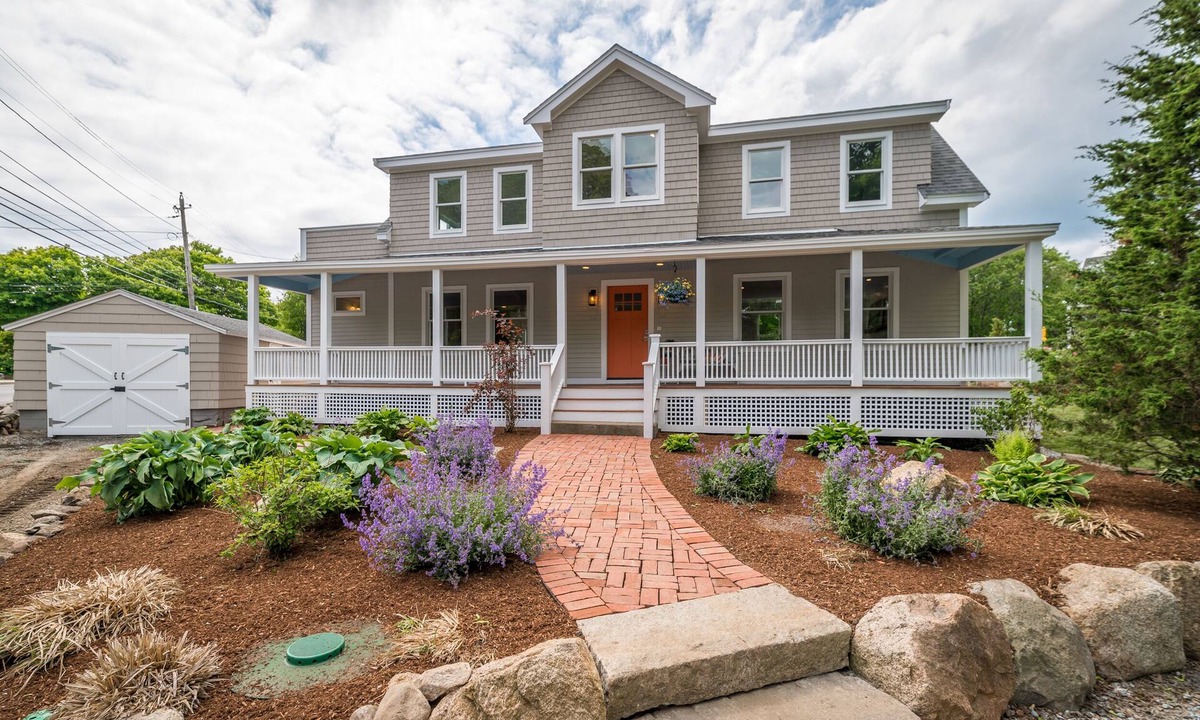Rockport Cottage | Completely renovated! Charming Rockport home with views of Whale Cove.