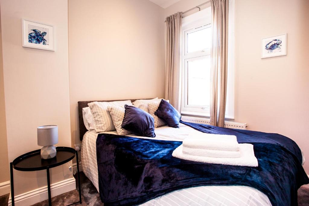 Middlesbrough Apartment | Contractor house, sleeps 7, close to restaurant's & bars, long stays available, Oveyo Accommodation