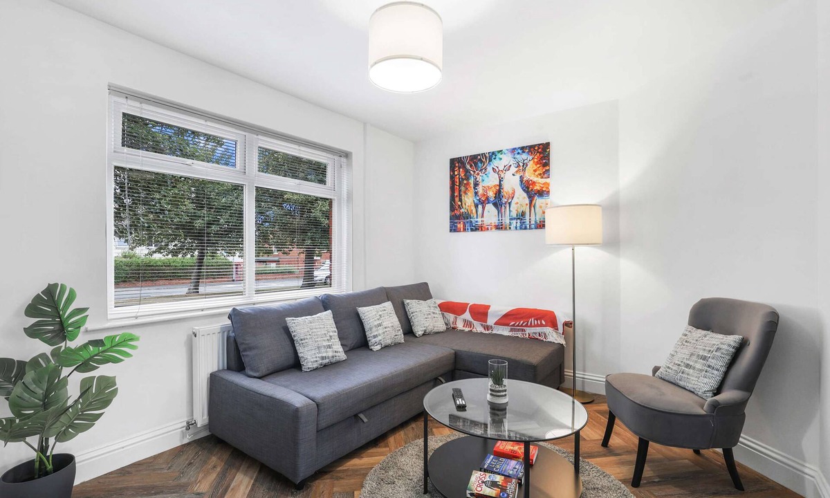 Castleside House | Contractor Stay - WI-Fi - Pet Friendly - Parking