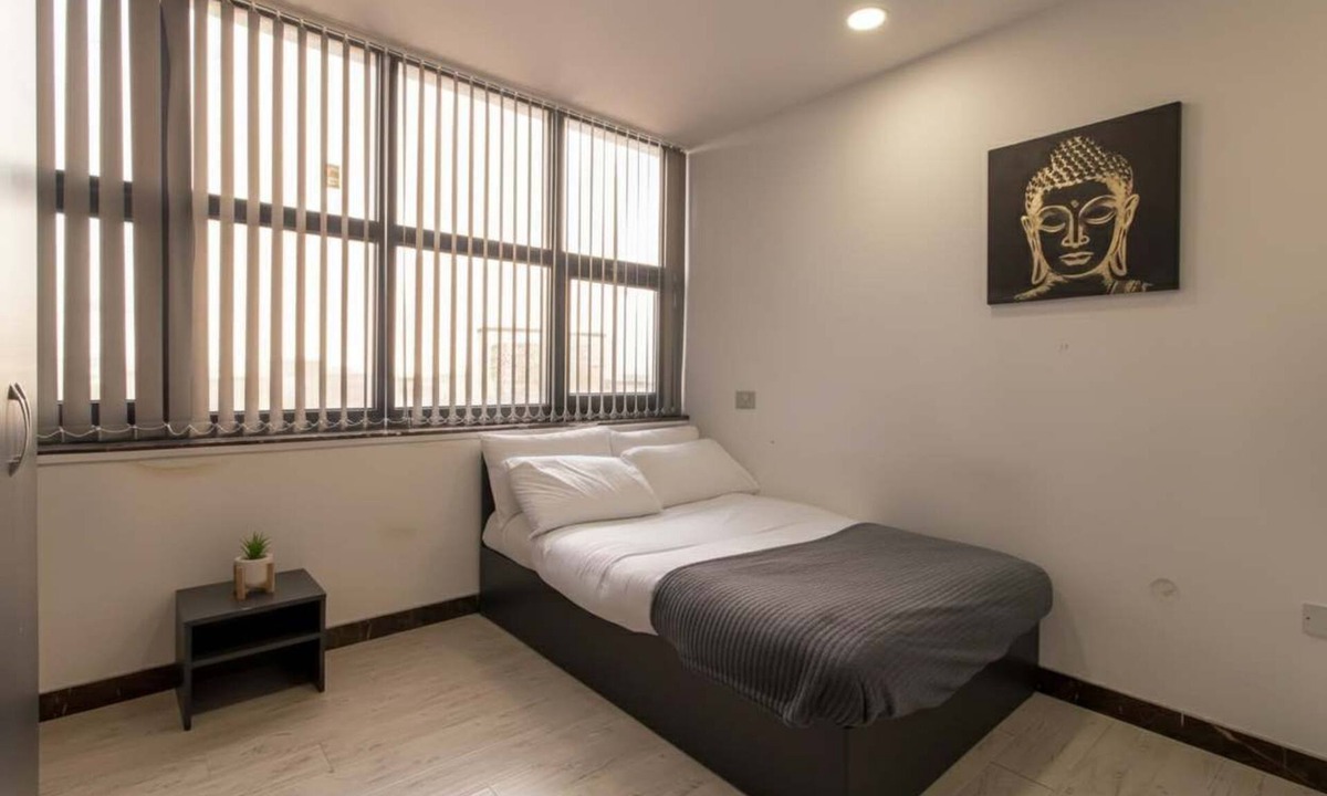 Sunderland City Centre Apartment | Convenient Budget Sunderland Studio with Views