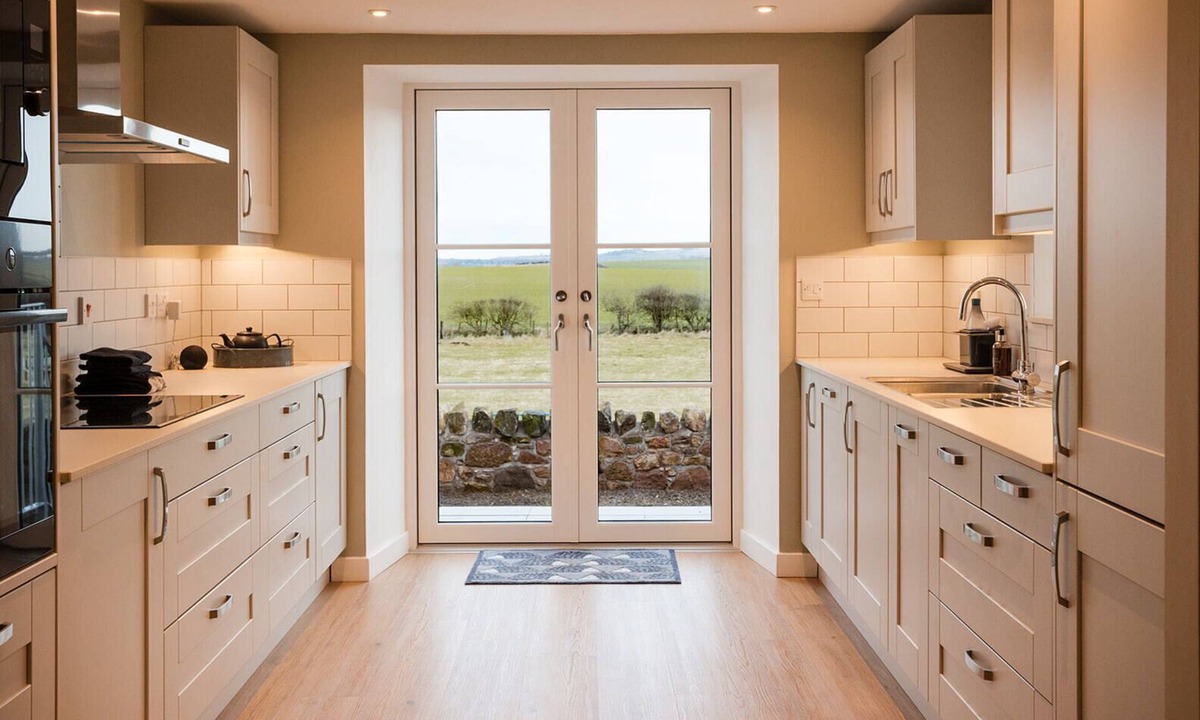 Berwick-upon-Tweed Cottage | Cosy Northumberland farm cottage with hot tub in quiet location