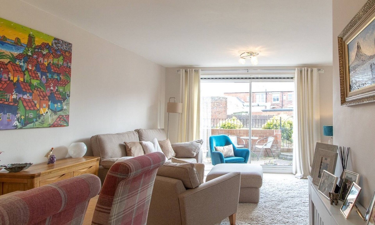 Cullercoats House | Cosy Seaside Home with Free Parking - Pass the Keys
