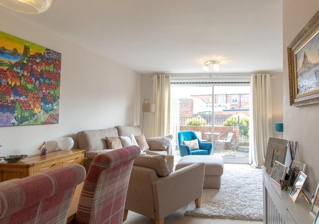 Cullercoats House | Cosy Seaside Home with Free Parking - Pass the Keys
