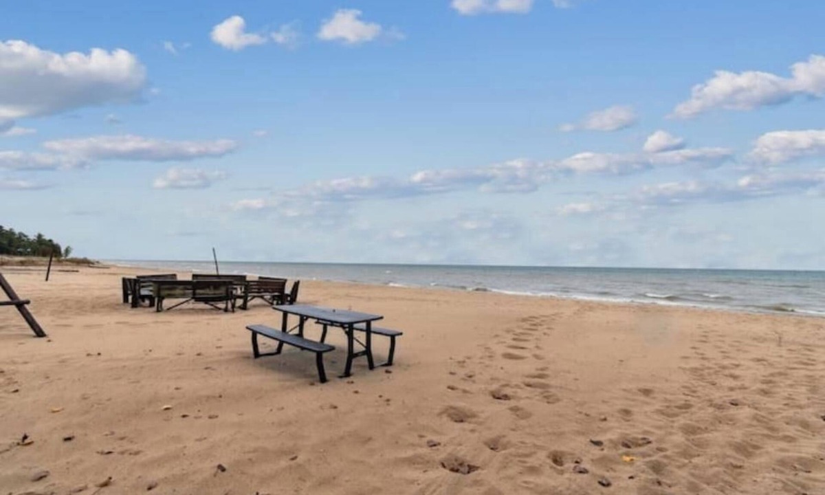 Greenbush Cabin | Cottage #5: 3BR/1BA Relaxing Lakeside Retreat!nn