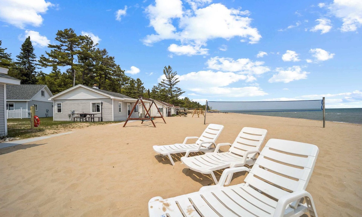 Greenbush Apartment | Cottage 9 - 3BR Lake Retreat | Stunning Views