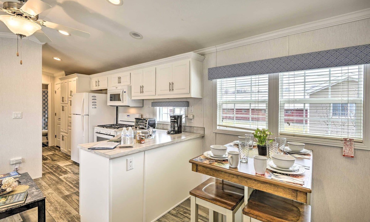 Pleasant Mount Villa | Cottage and Suite Estate · Poconos Retreat