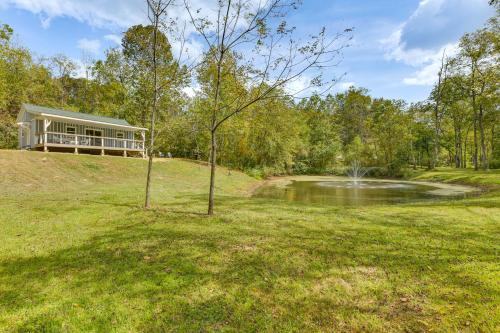 Logan House | Cottage Close to Caves & Trails in Hocking Hills!