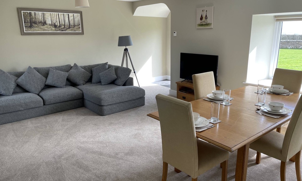 Berwick-upon-Tweed Cottage | Cottage - Sleeps 4 - Pet Friendly - Parking