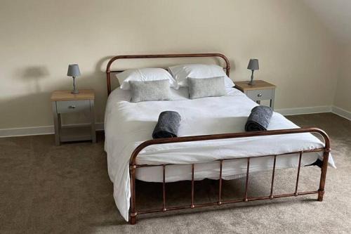 Old Bewick House | Cottage - Sleeps 6 - Garden - Parking