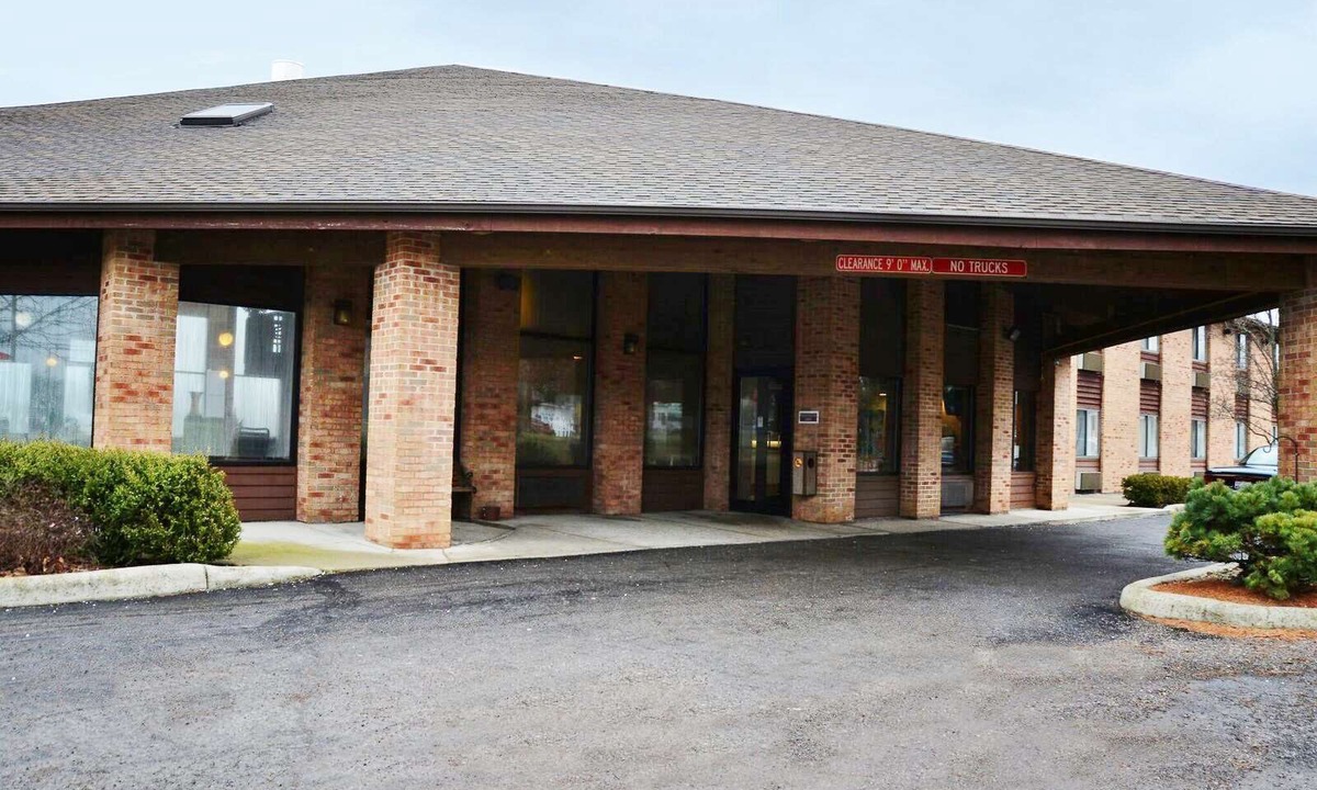 Kenton Hotel | Country Hearth Inn & Suites Kenton