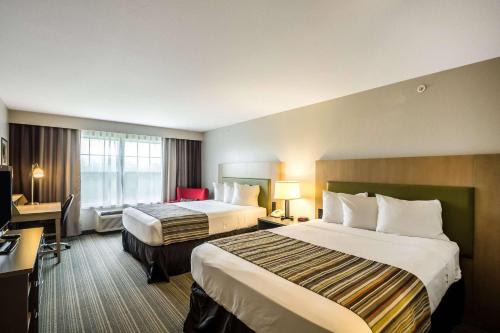 Fond du Lac Hotel | Country Inn & Suites by Radisson, Fond du Lac, WI
