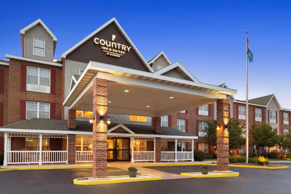 Kenosha Hotel | Country Inn & Suites by Radisson Kenosha - Pleasant Prairie