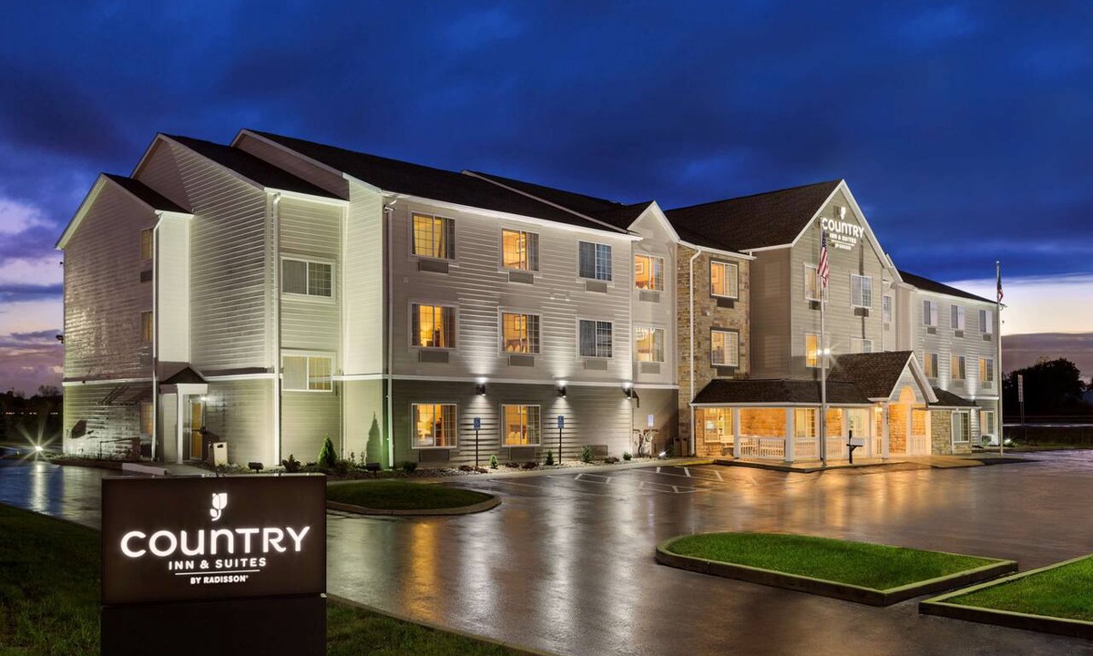 Marion Hotel | Country Inn & Suites by Radisson, Marion, OH