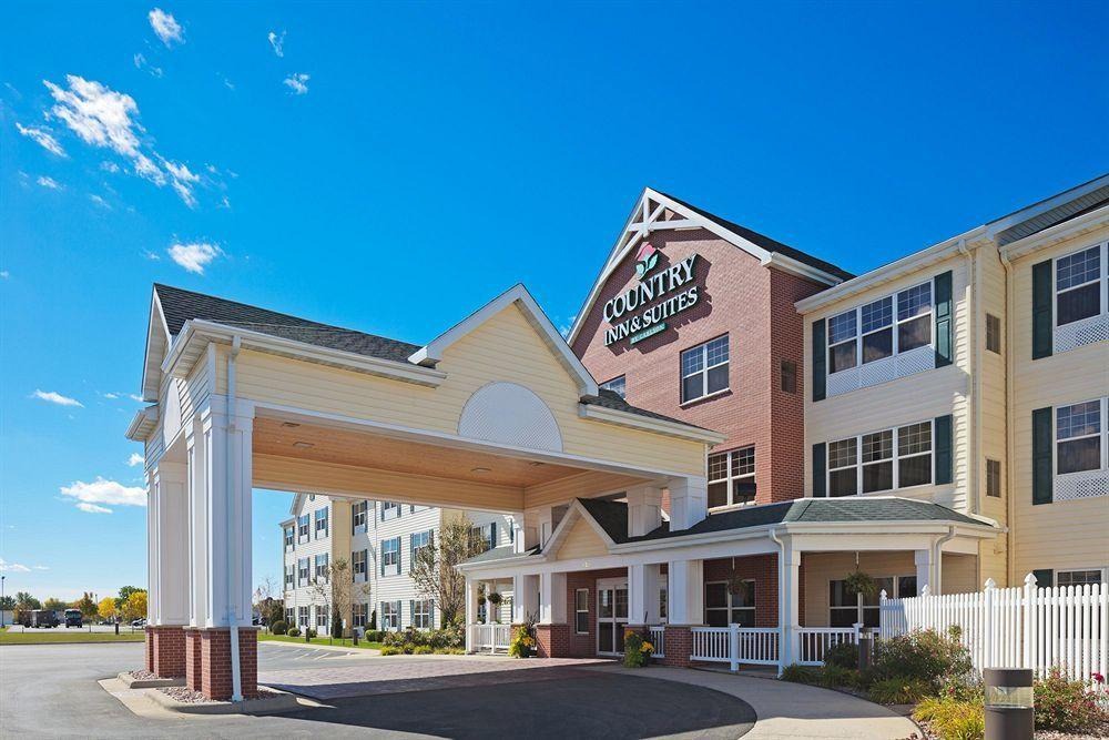 Little Chute Hotel | Country Inn & Suites by Radisson, Appleton North, WI