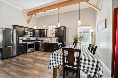 Brewer House | Country Style Home 4br 2bth