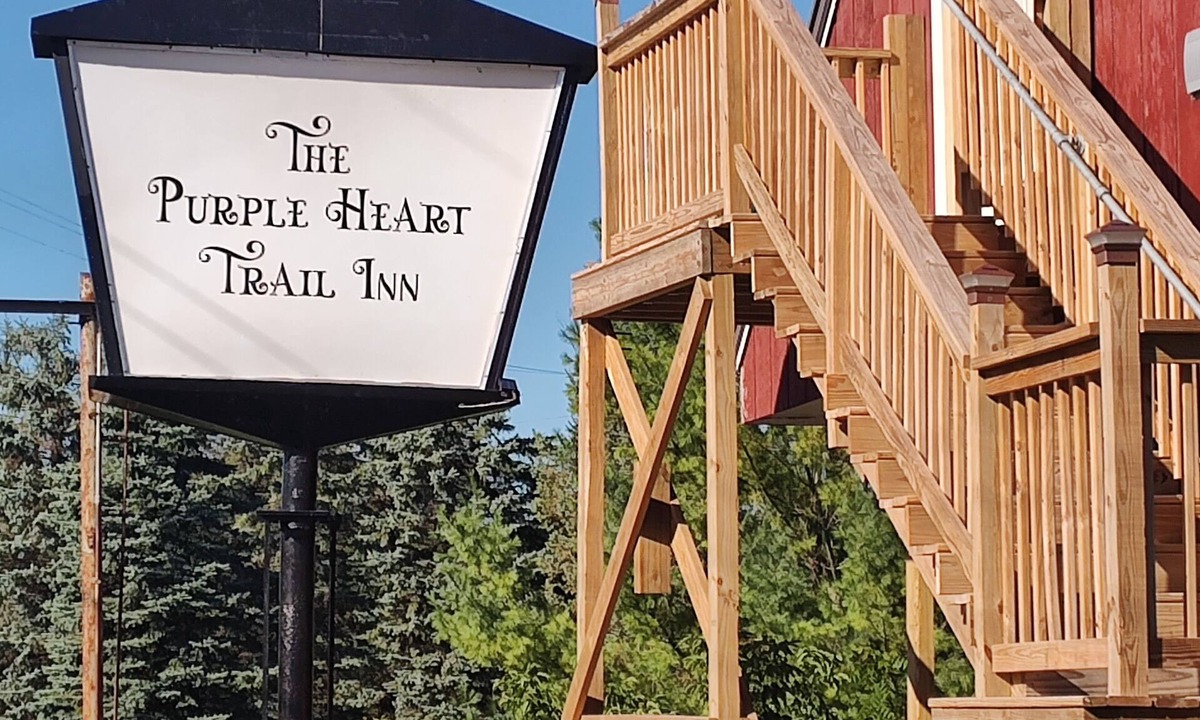 Reed City House | COUPLE - on Hersey River, trails, close to golfing, parks and horseback riding