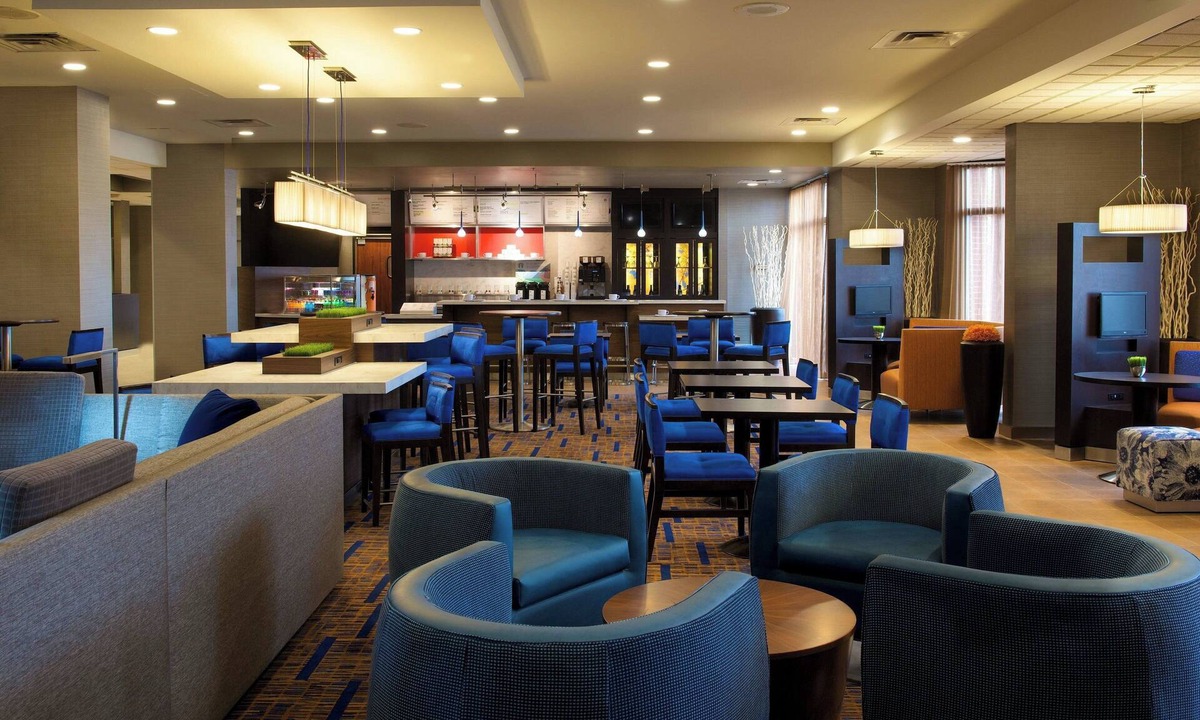 Bloomington Hotel | Courtyard by Marriott Bloomington