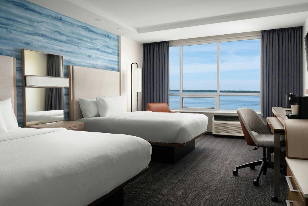 Erie Hotel | Courtyard by Marriott Erie Bayfront