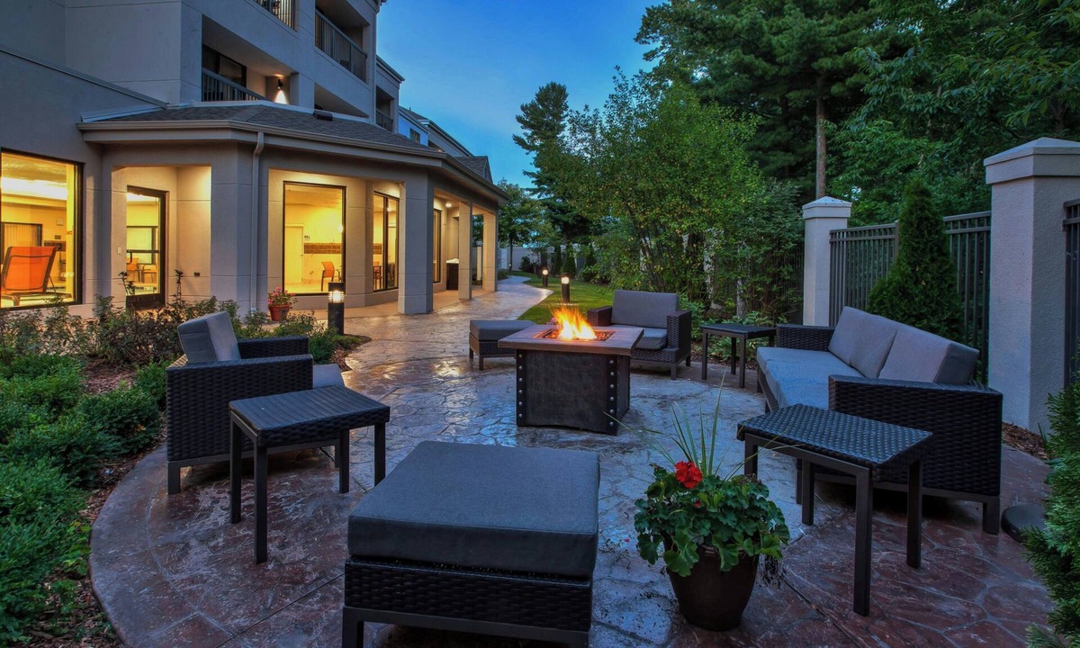 Traverse City Hotel | Courtyard by Marriott Traverse City
