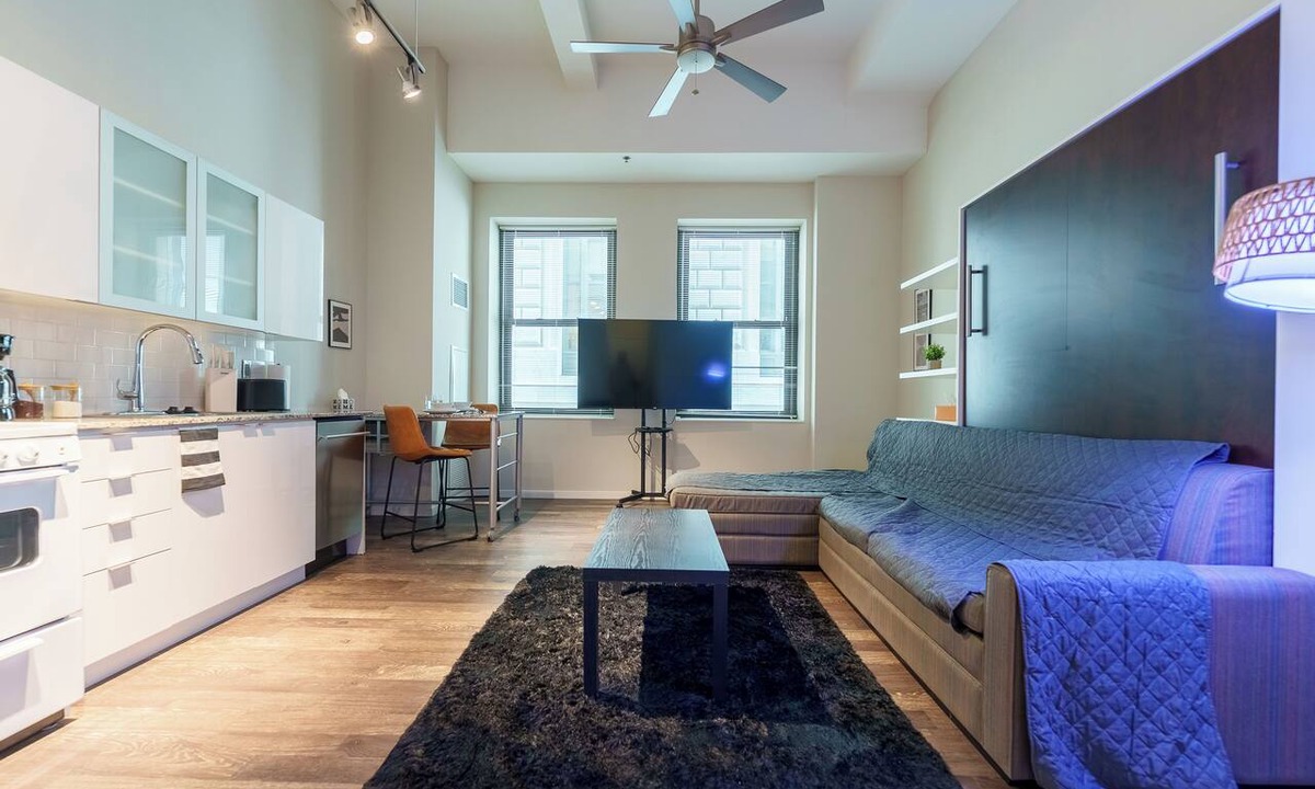 Central Business District Apartment | Cozy 1-Bedroom Apartment In serene Cincinnati With Ac and gym access