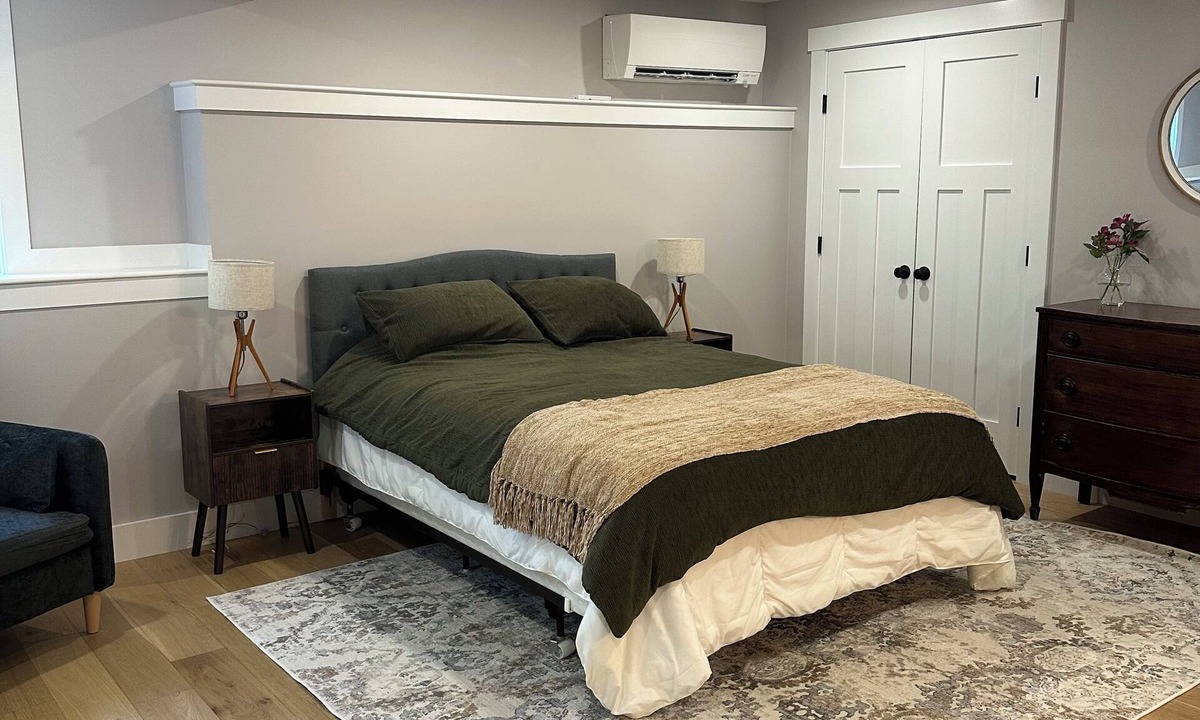 Brunswick Apartment | Cozy 1-bedroom apartment in serene Brunswick with AC. Private parking