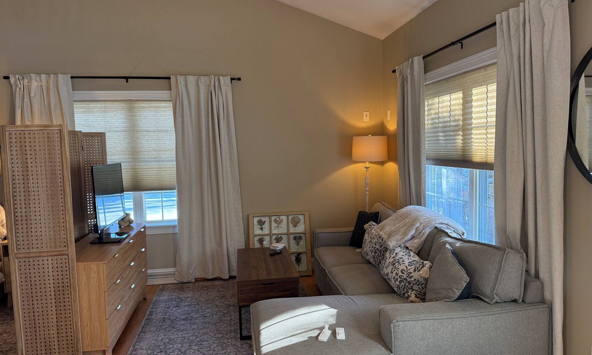 East Granby House | Cozy 1-bedroom house in adorable East Granby