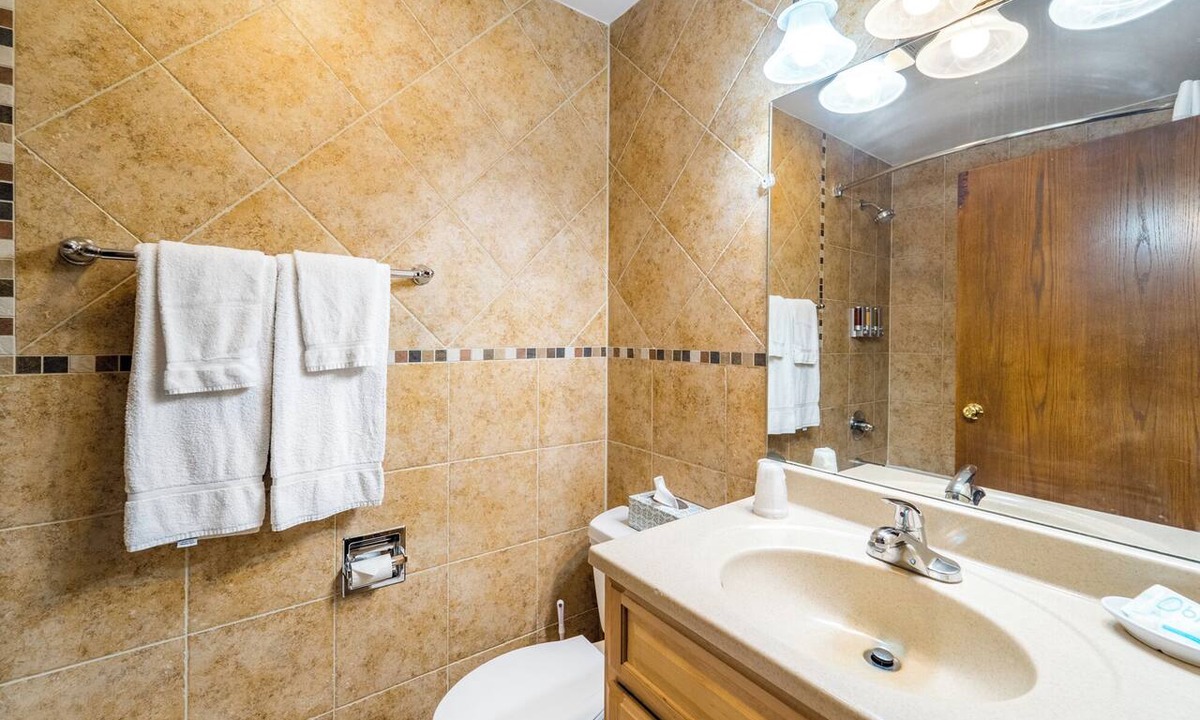 Rib Mountain Apartment | Cozy 1 Bedroom located on Granite Peak, Unit 1