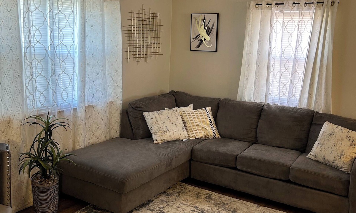 Westwood Apartment | Cozy 2-bedroom apartment, 6 miles from Downtown!