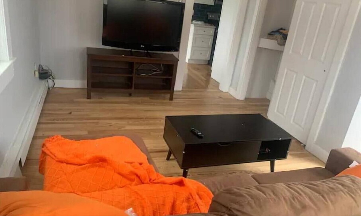 Randolph Apartment | Cozy 2-bedroom apartment, New bathroom, New kitchen, washer and dryer in unit.nn