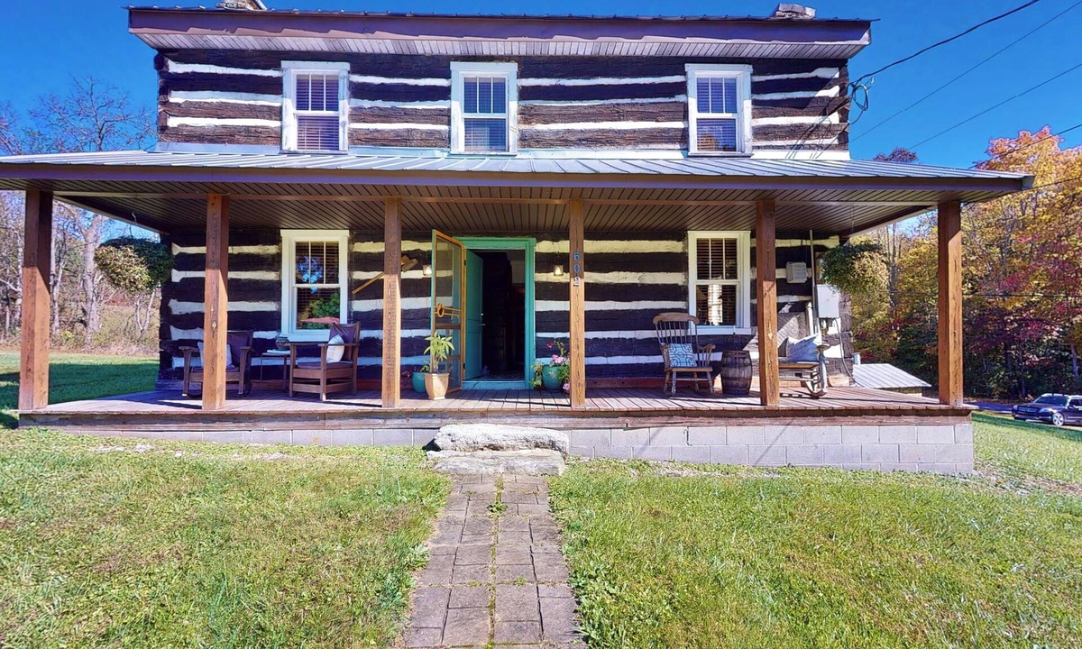 Saxon Cabin | Cozy 2-bedroom cabin built in 1855 with WiFi