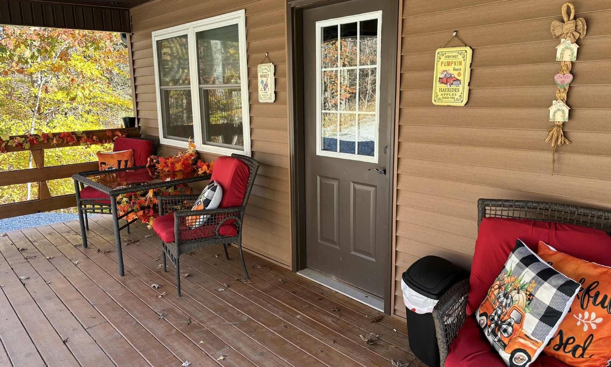 Saint Francis Apartment | Cozy 2 bedroom cottage with heated pool AC in charming New Hope