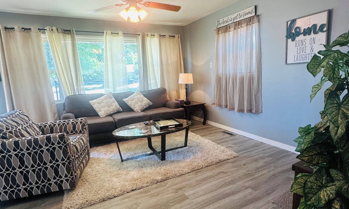 Kettering House | Cozy 2-bedroom house with WiFi, AC in enjoyable Dayton