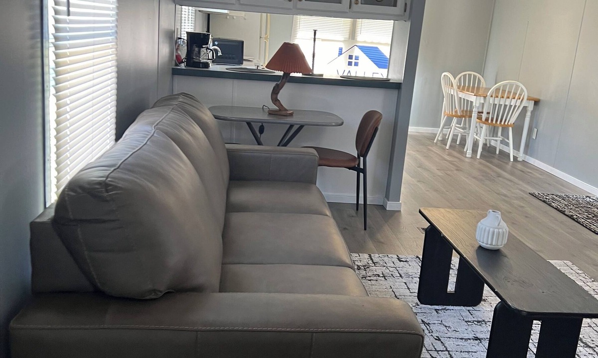 Virgie House | Cozy 2-bedroom mobile home centrally located on US 23 South with AC, WiFi