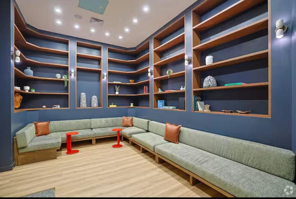 Allston Apartment | Cozy 2BR near Harvard with Gym Golf & Work Space