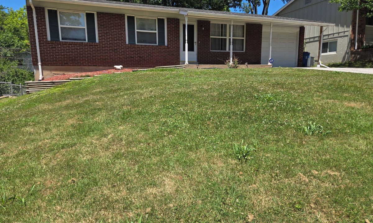 Maryland Heights House | Cozy 3-bedroom house with WiFi and AC in enjoyable Maryland Heights