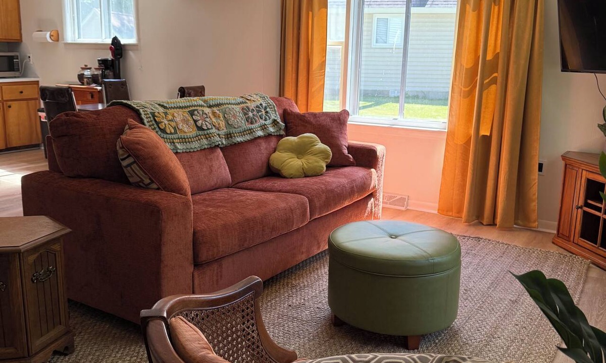 West Branch Cottage | Cozy acorn cottage w/lake view