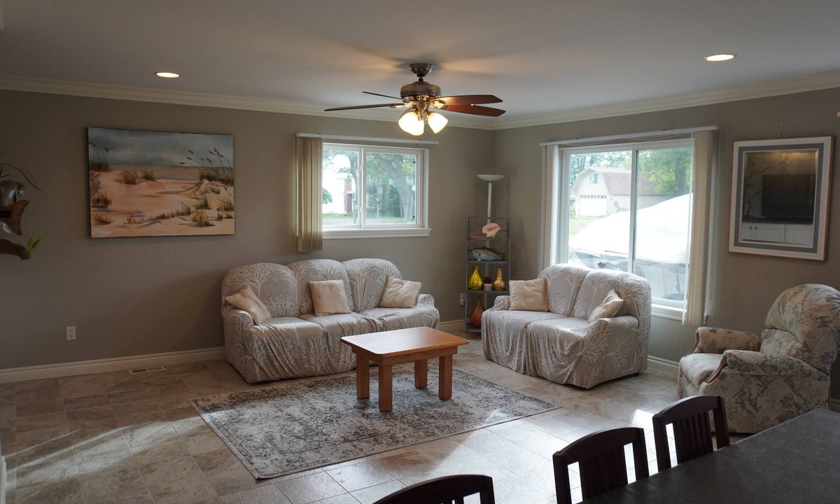 Caseville Cottage | Cozy Beach Cottage. 3BR, 5 Min to Downtown Caseville
