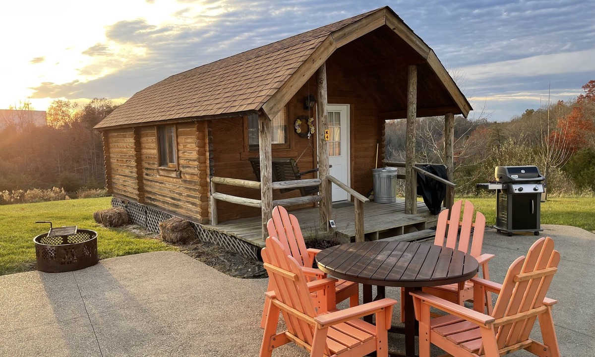 Argillite Cabin | Cozy cabin hideaway with kitchen