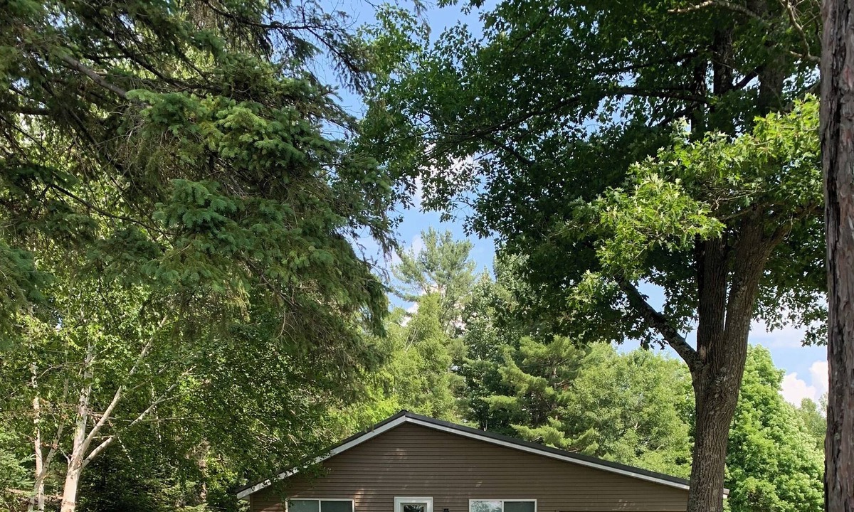 New Post Cabin | Cozy Cabin on Blueberry Lake